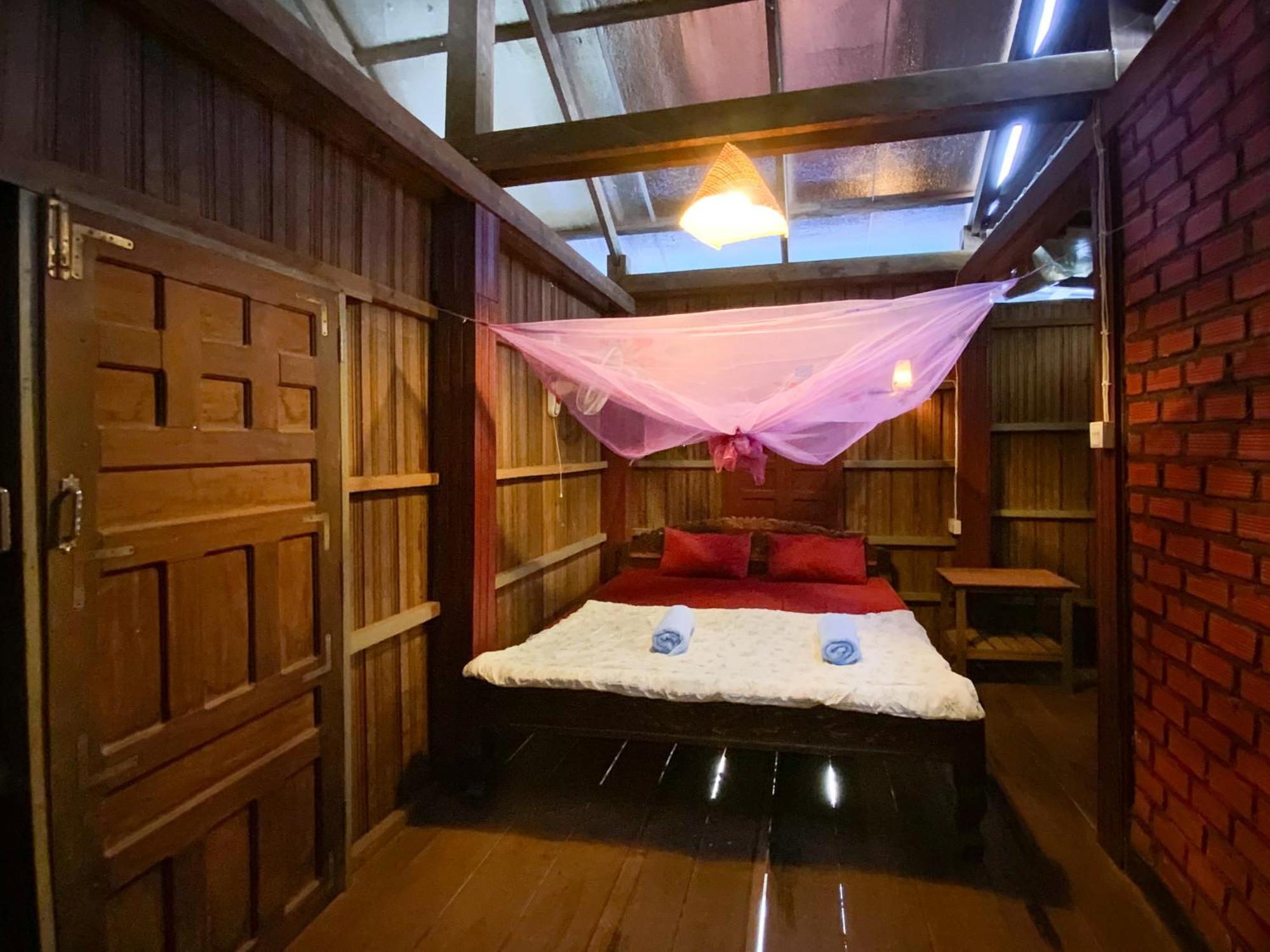 Backpacker Hostel And Jungle Trekking Banlung Exterior foto